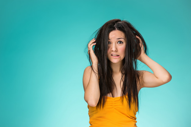 Indian Home Remedies For Dandruff & Itchy Scalp: Tried & Tested